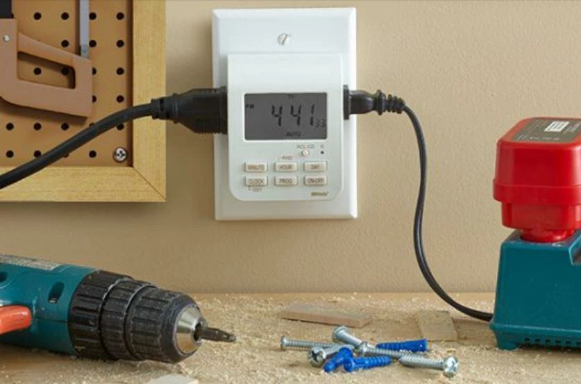 Woods Indoor 7-Day Heavy Duty Digital Timer, Model 50009WD 2 Woods Indoor 7-Day Heavy Duty Digital Timer, Model 50009WD - Image 2