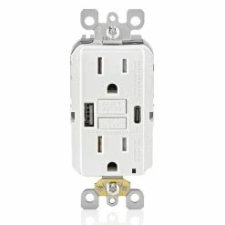 Leviton 15A GFCI Combination Receptacle With Type A/C USB Charger In White, Model GUAC1-W*